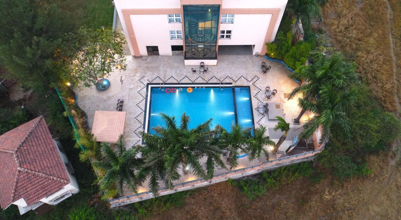 7 Apple Resort Lonavala Extérieur photo