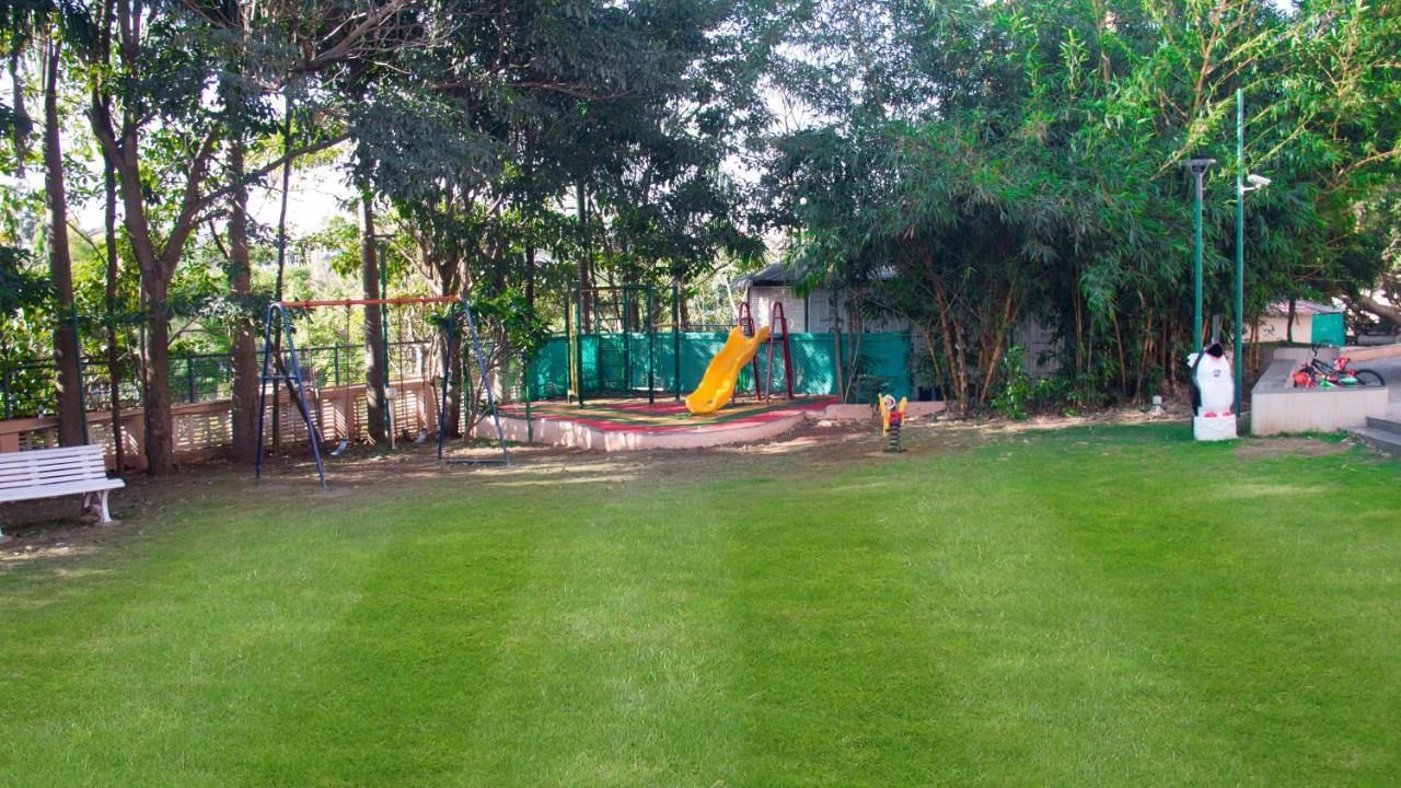 7 Apple Resort Lonavala Extérieur photo