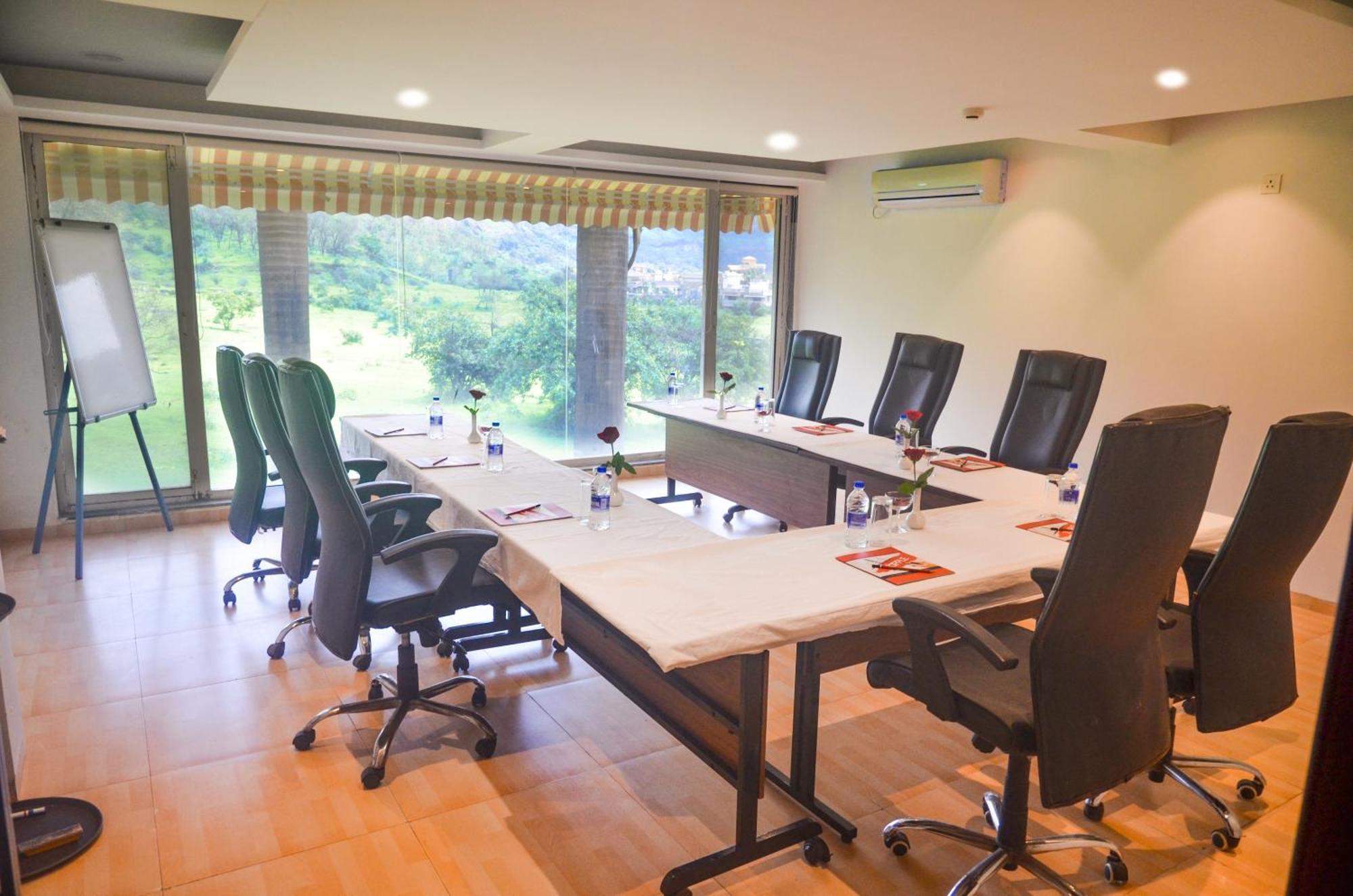 7 Apple Resort Lonavala Extérieur photo