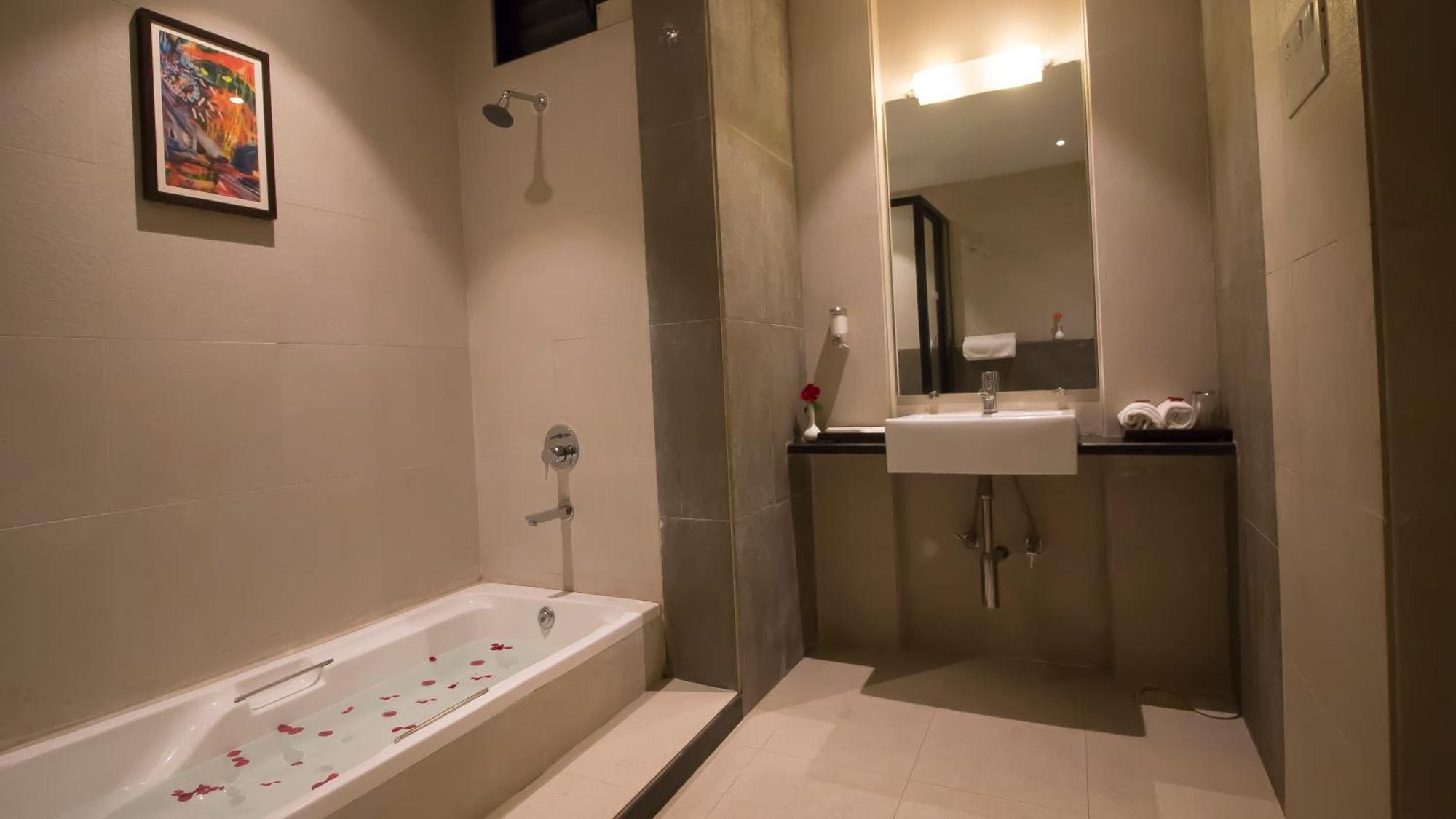 7 Apple Resort Lonavala Extérieur photo