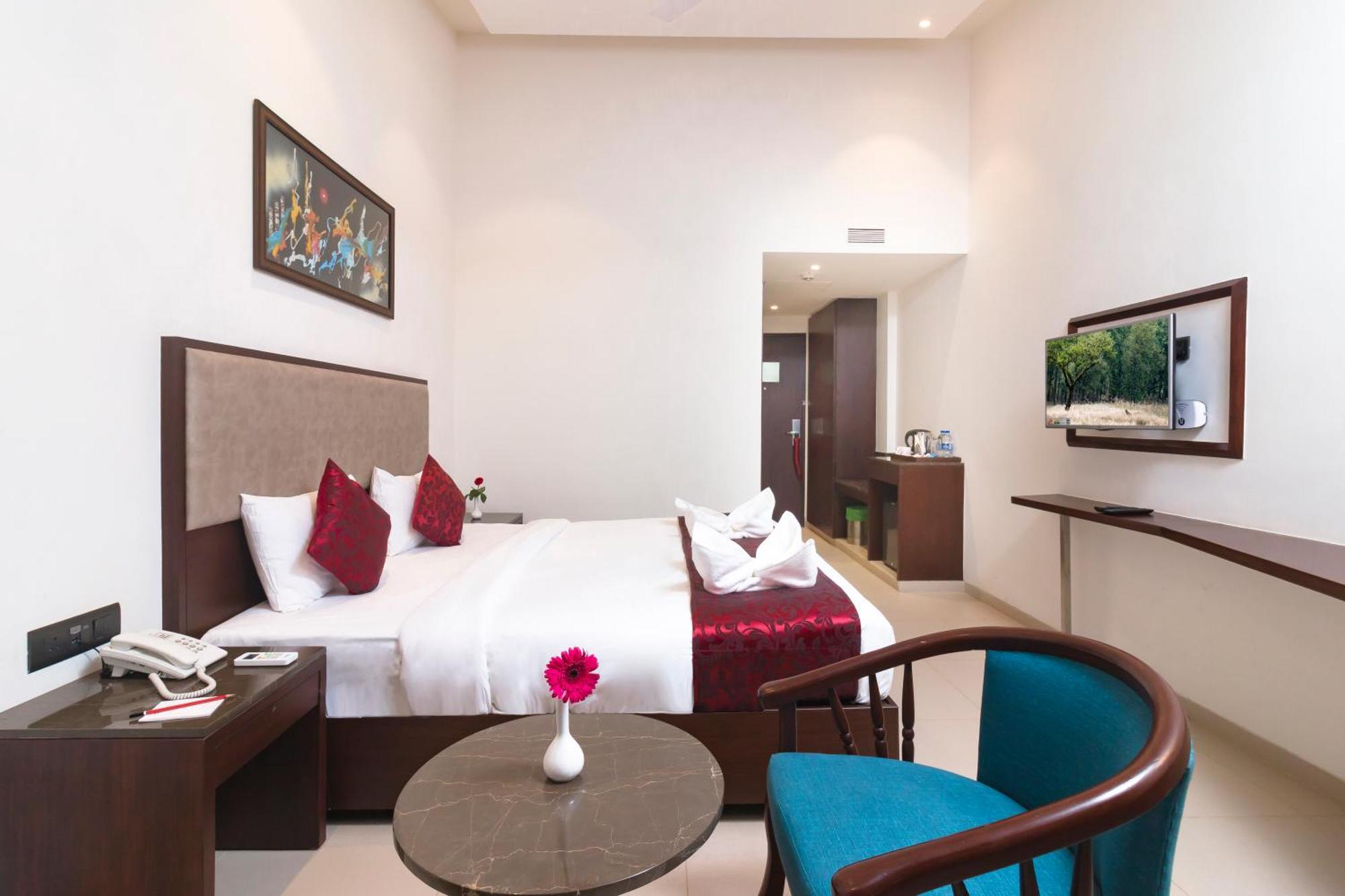 7 Apple Resort Lonavala Extérieur photo