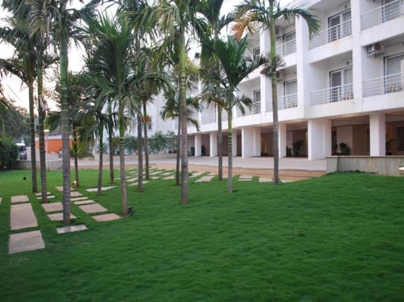 7 Apple Resort Lonavala Extérieur photo