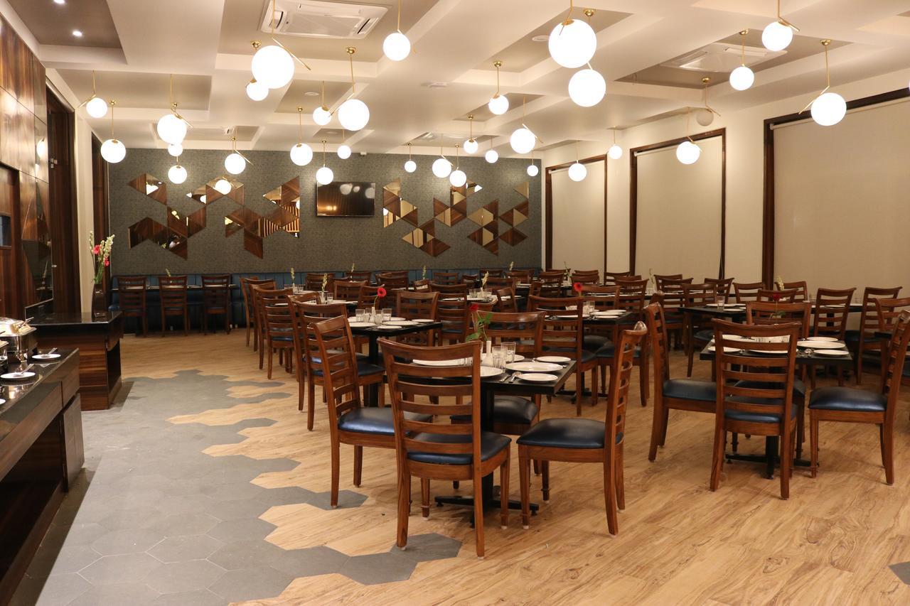 7 Apple Resort Lonavala Extérieur photo